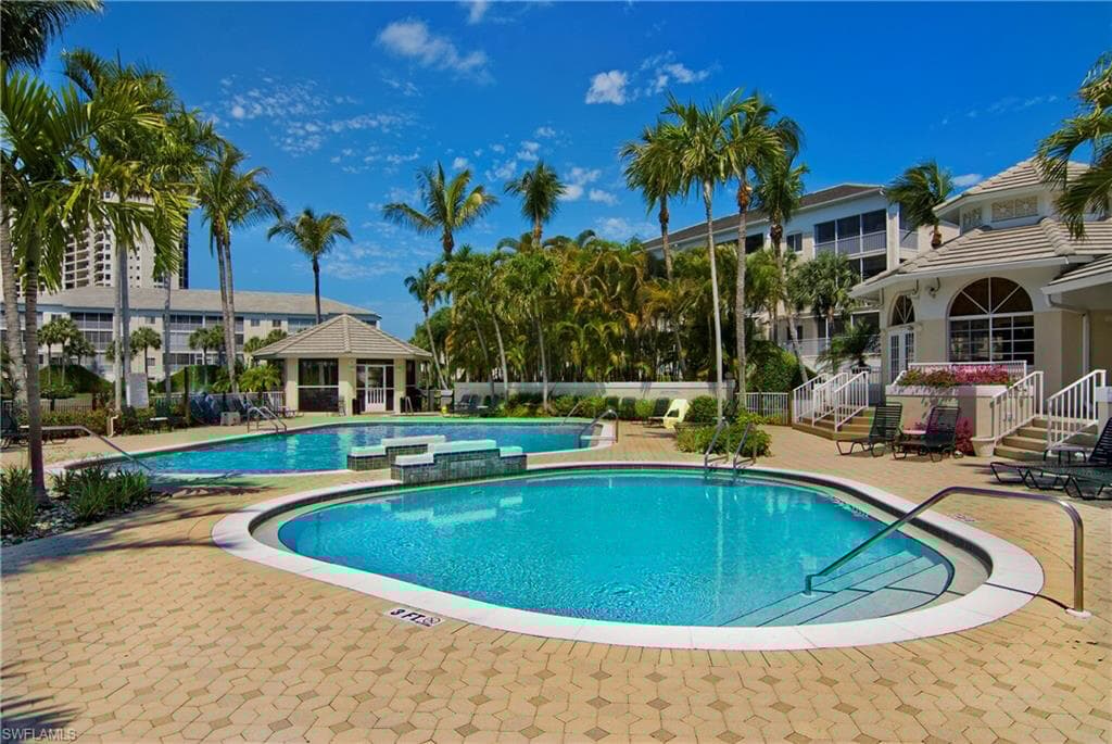 7725 Pebble Creek Cir 8-204, Naples, FL 34108-14