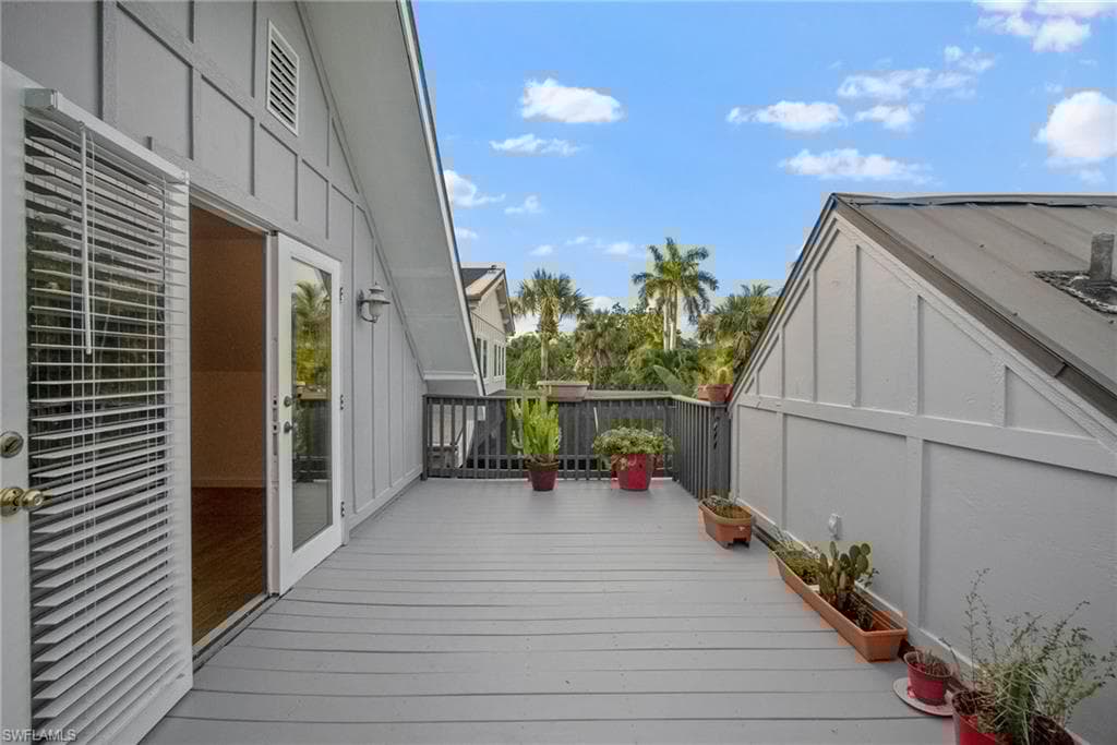 1375 Sandpiper St, Naples, FL 34102-14