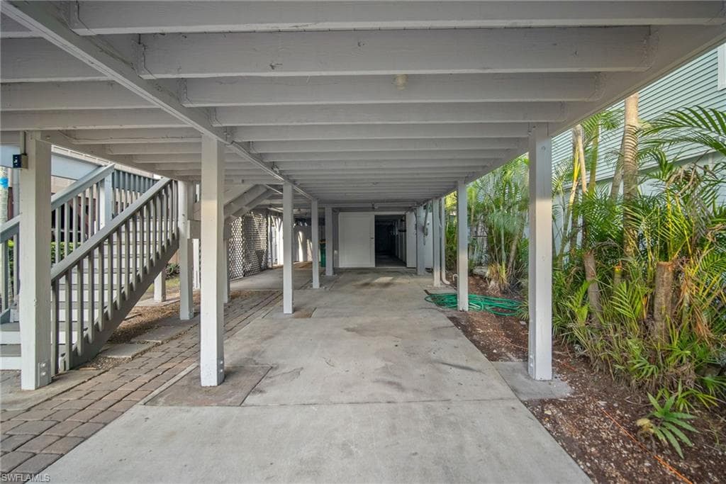 1375 Sandpiper St, Naples, FL 34102-22