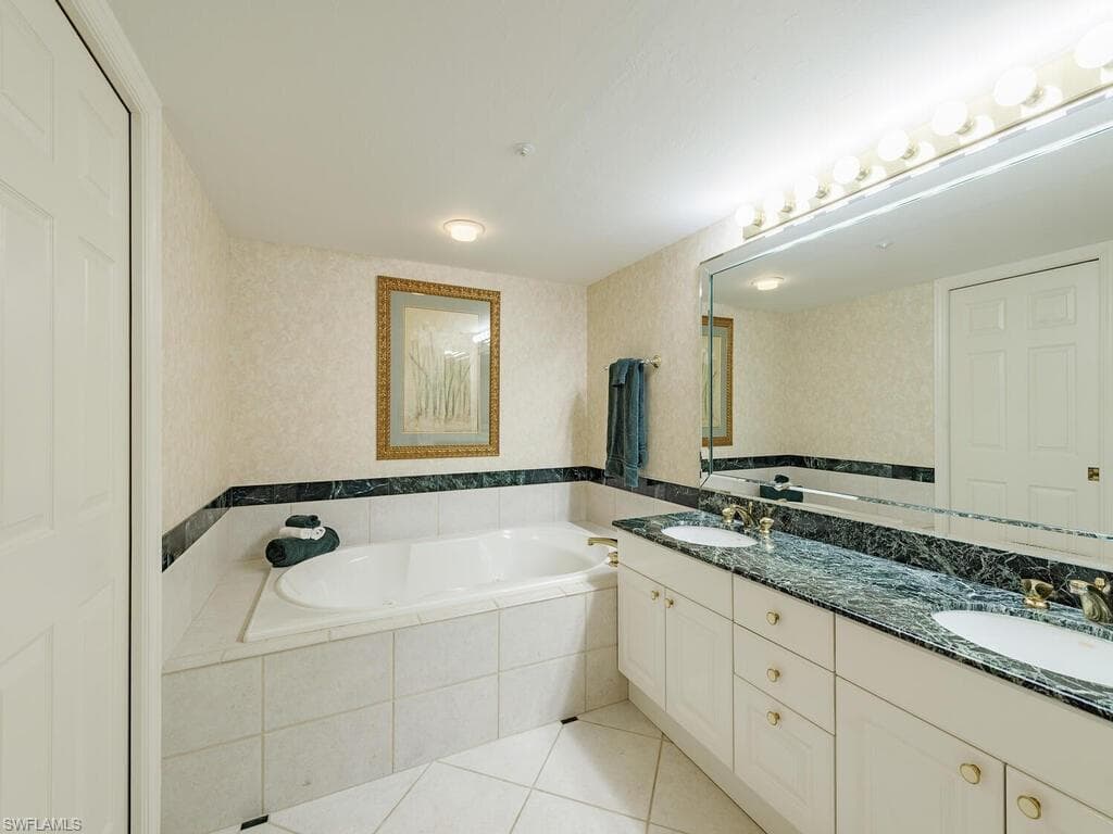 6849 Grenadier Blvd 1203, Naples, FL 34108-11