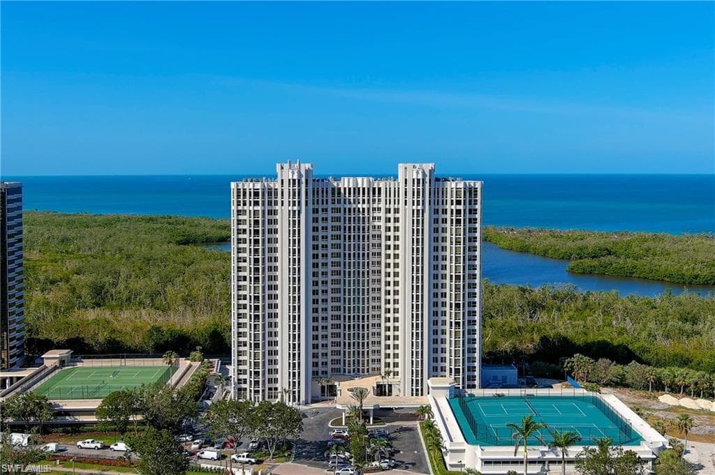 6849 Grenadier Blvd 1203, Naples, FL 34108-1