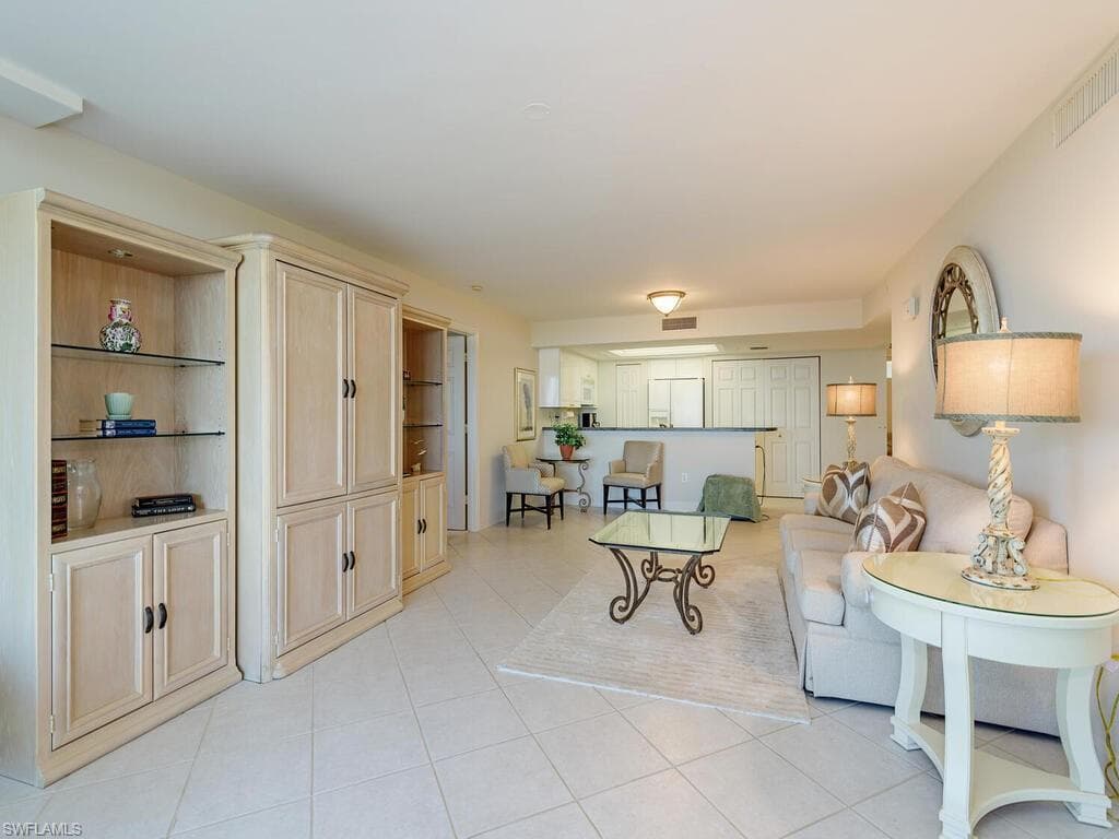 6849 Grenadier Blvd 1203, Naples, FL 34108-7