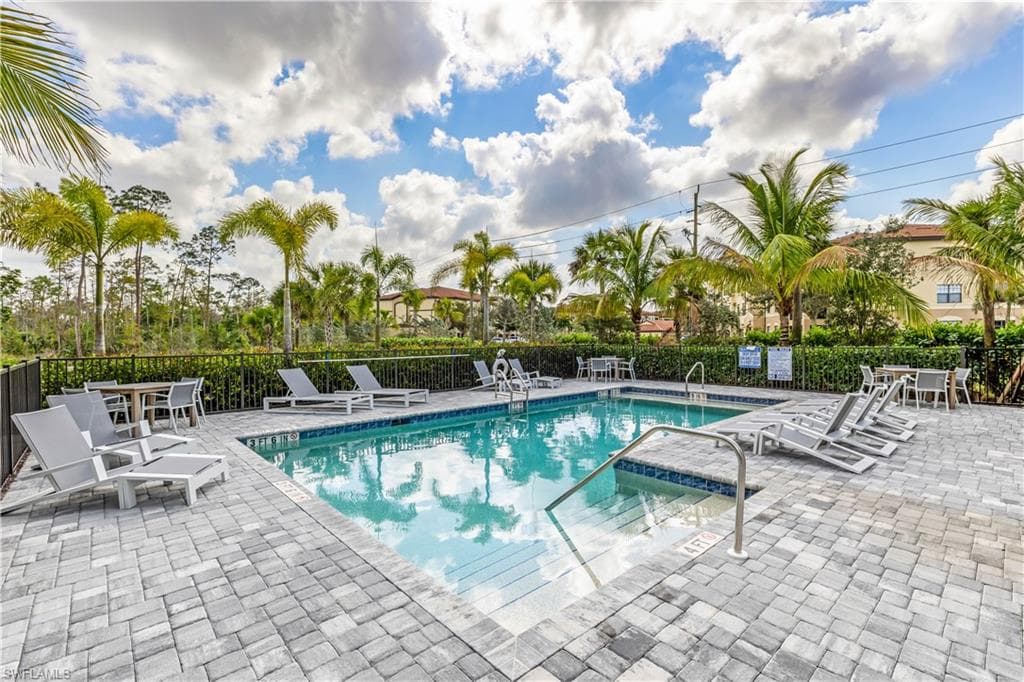13078 Pembroke Dr 13078, Naples, FL 34105-20
