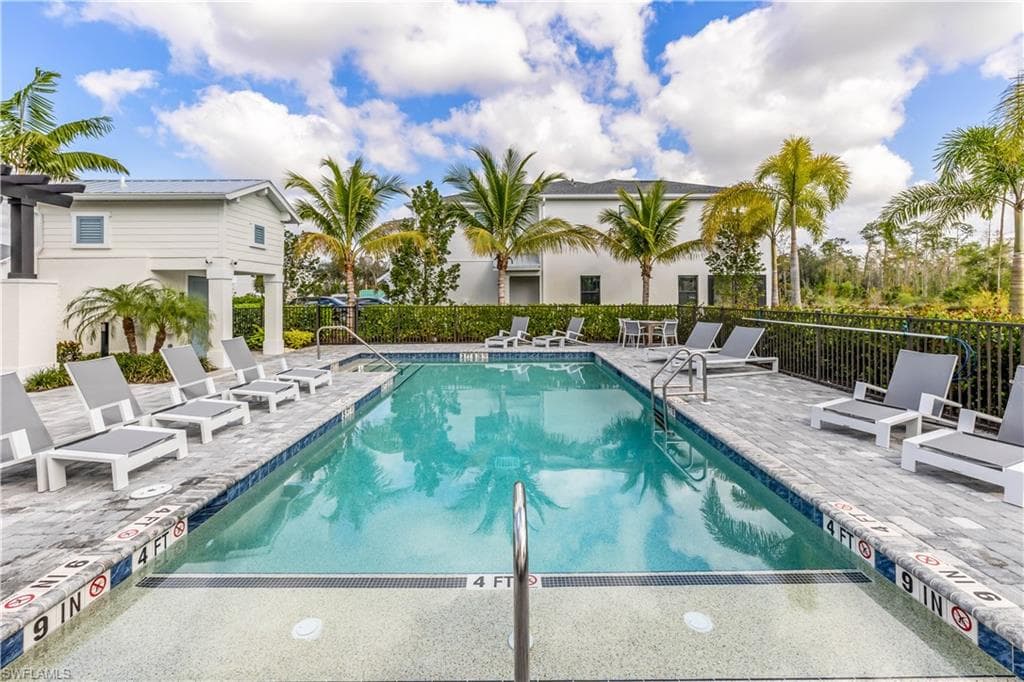 13078 Pembroke Dr 13078, Naples, FL 34105-21