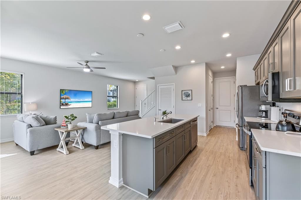 13078 Pembroke Dr 13078, Naples, FL 34105-6