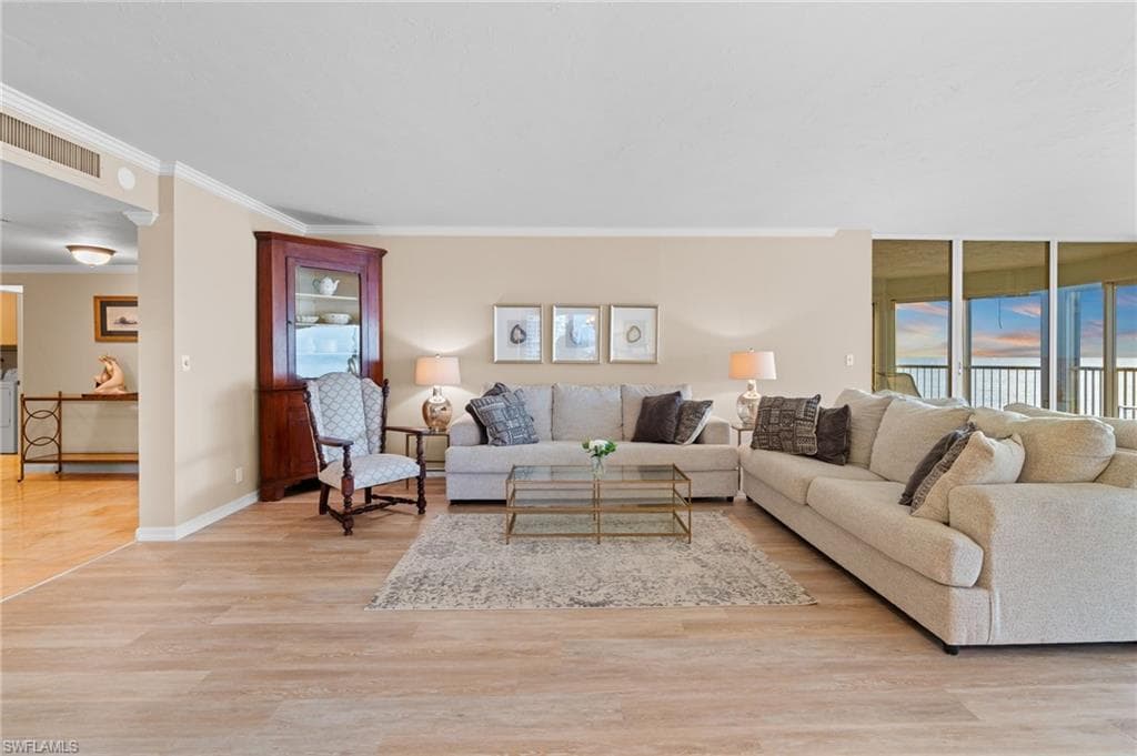 4051 Gulf Shore Blvd N 902, Naples, FL 34103-12