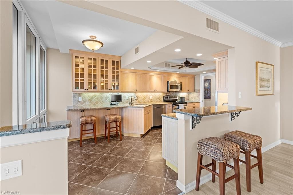 4051 Gulf Shore Blvd N 902, Naples, FL 34103-15