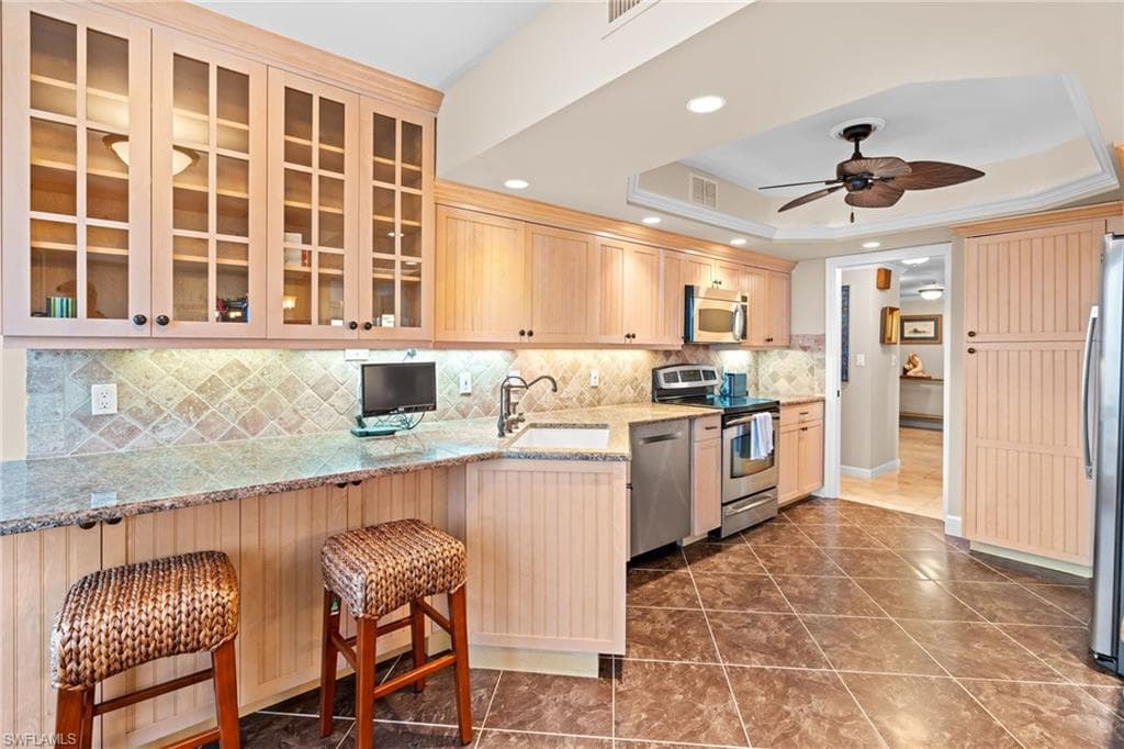 4051 Gulf Shore Blvd N 902, Naples, FL 34103-17