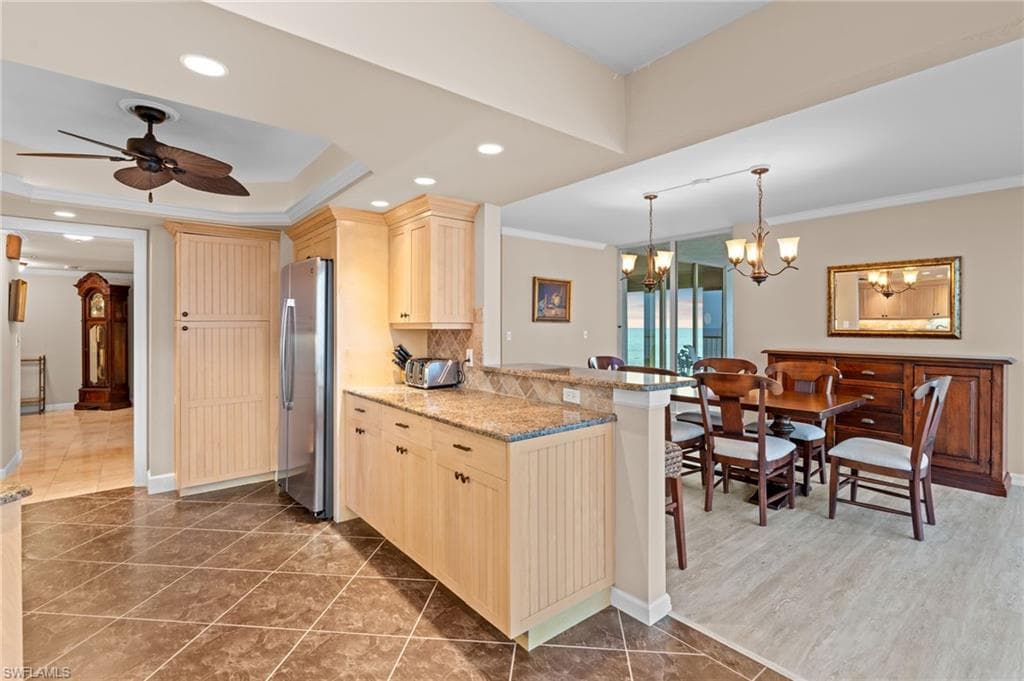 4051 Gulf Shore Blvd N 902, Naples, FL 34103-18
