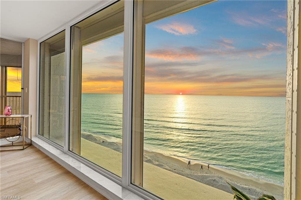 4051 Gulf Shore Blvd N 902, Naples, FL 34103-3