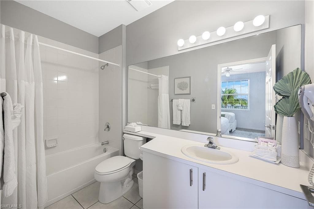 140 Palm St 411, Marco Island, FL 34145-21