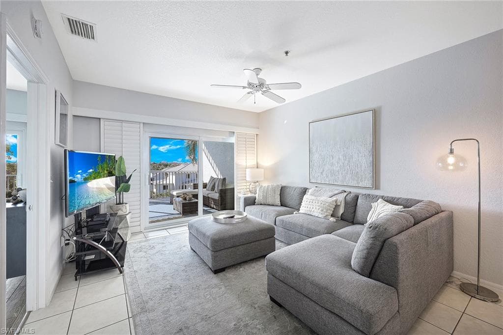140 Palm St 411, Marco Island, FL 34145-5