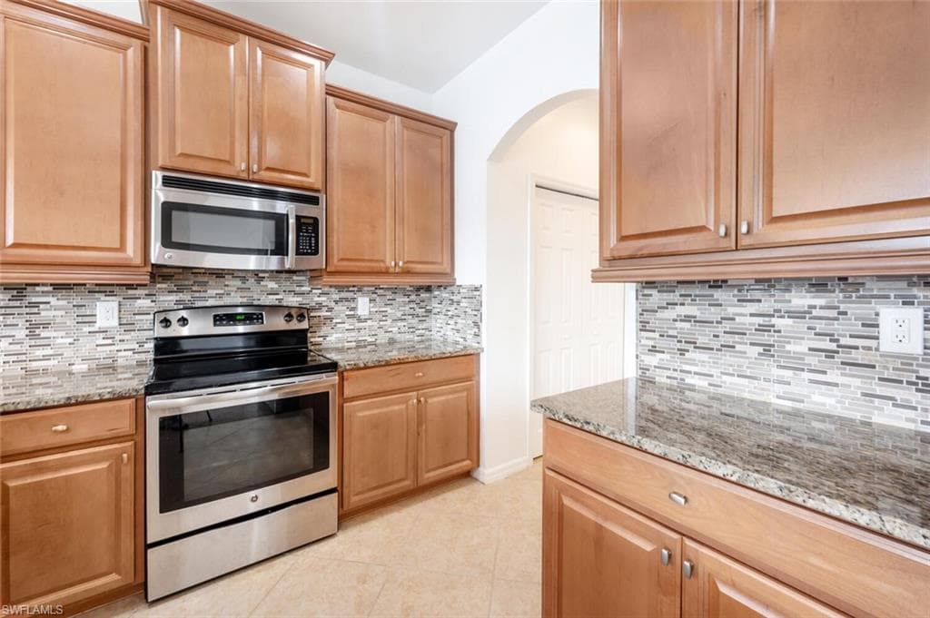 15112 Summit Place Cir 214, Naples, FL 34119-22