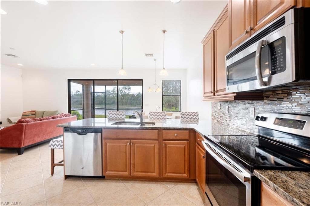 15112 Summit Place Cir 214, Naples, FL 34119-23