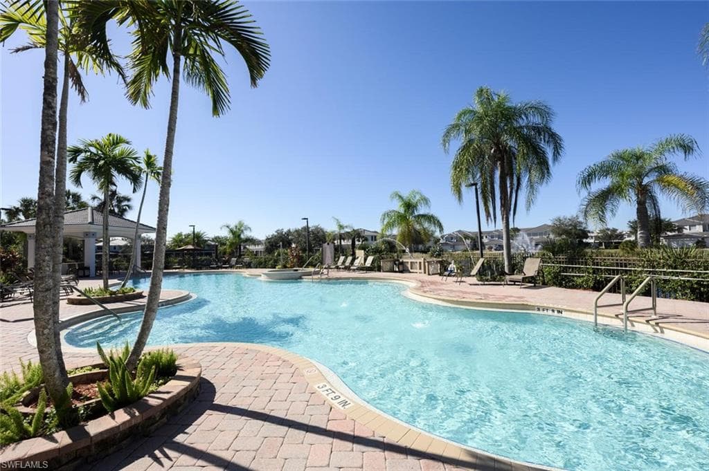 15112 Summit Place Cir 214, Naples, FL 34119-2