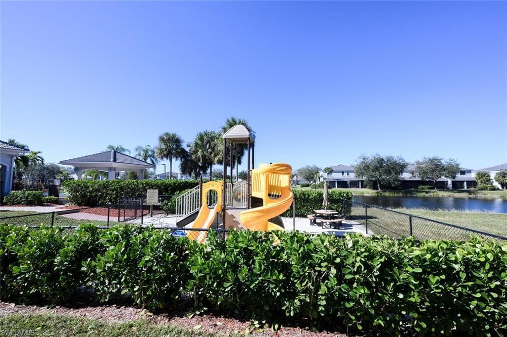 15112 Summit Place Cir 214, Naples, FL 34119-8