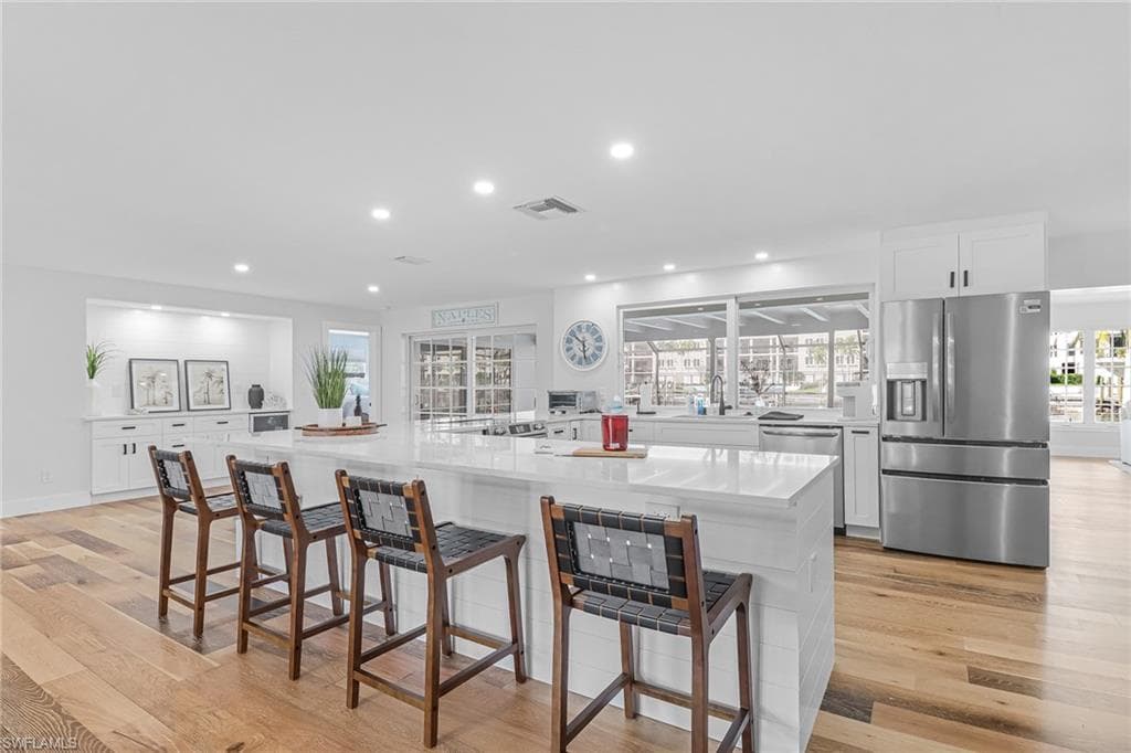 1823 Hurricane Harbor Ln, Naples, FL 34102-8