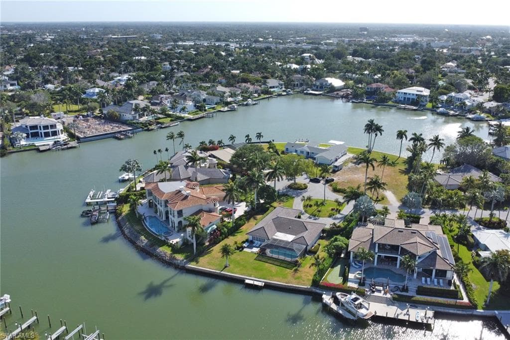 1823 Hurricane Harbor Ln, Naples, FL 34102-19