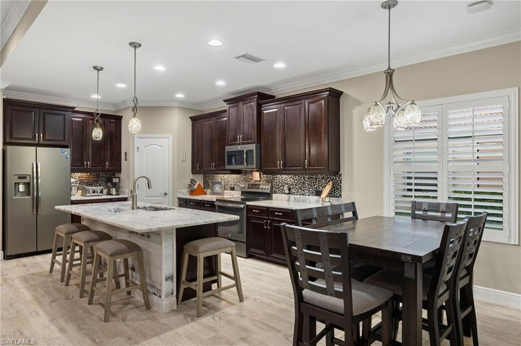 14579 Manchester Dr, Naples, FL 34114-9
