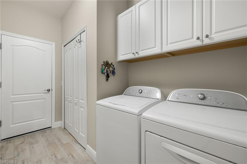 14579 Manchester Dr, Naples, FL 34114-20