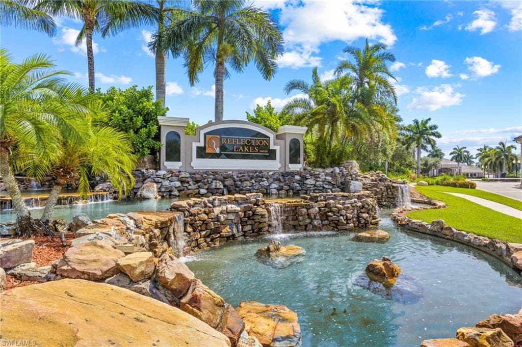 14579 Manchester Dr, Naples, FL 34114-40
