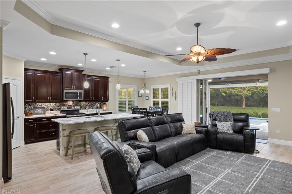 14579 Manchester Dr, Naples, FL 34114-5