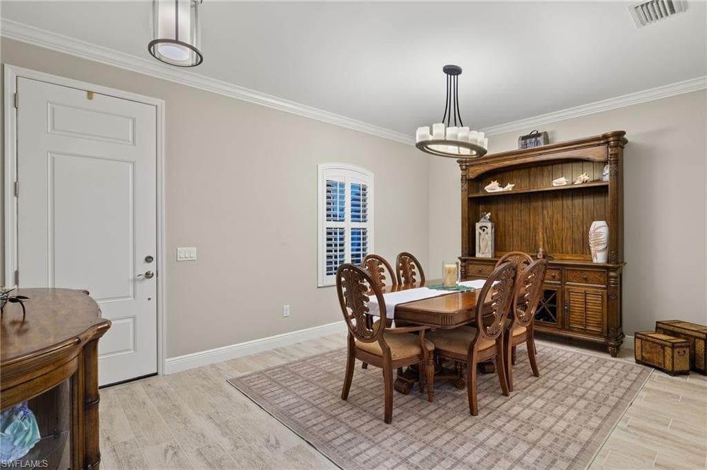 14579 Manchester Dr, Naples, FL 34114-8