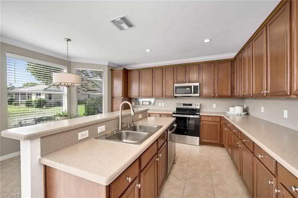 9812 Springlake Cir, Estero, FL 33928-15
