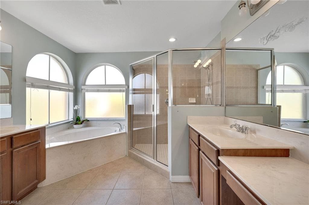 9812 Springlake Cir, Estero, FL 33928-20