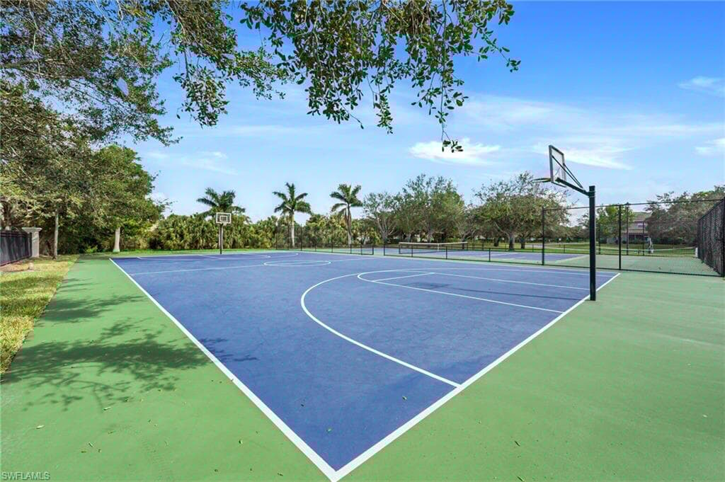 9812 Springlake Cir, Estero, FL 33928-31