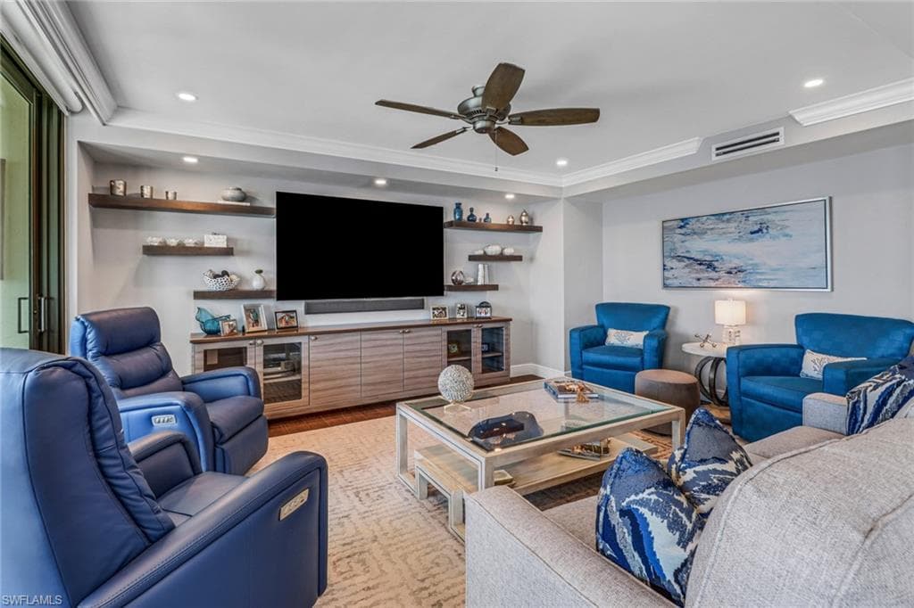 9715 Gulf Shore Dr 701, Naples, FL 34108-9