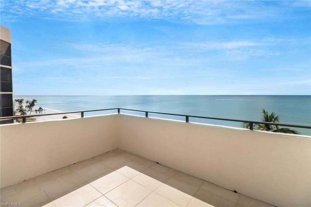9715 Gulf Shore Dr 701, Naples, FL 34108-25