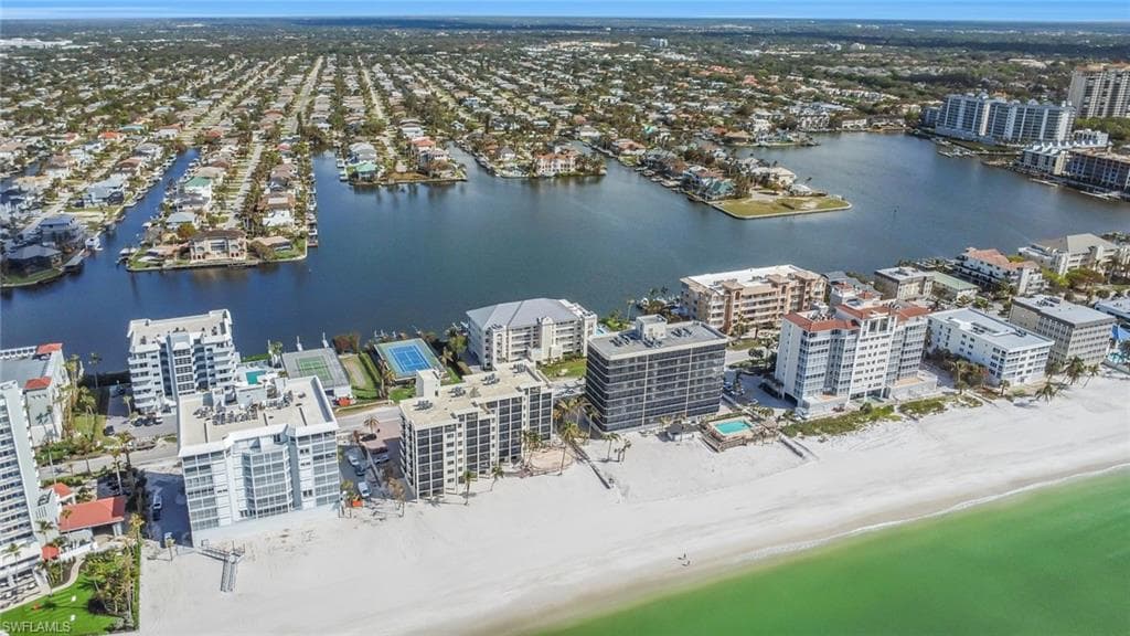 9715 Gulf Shore Dr 701, Naples, FL 34108-32