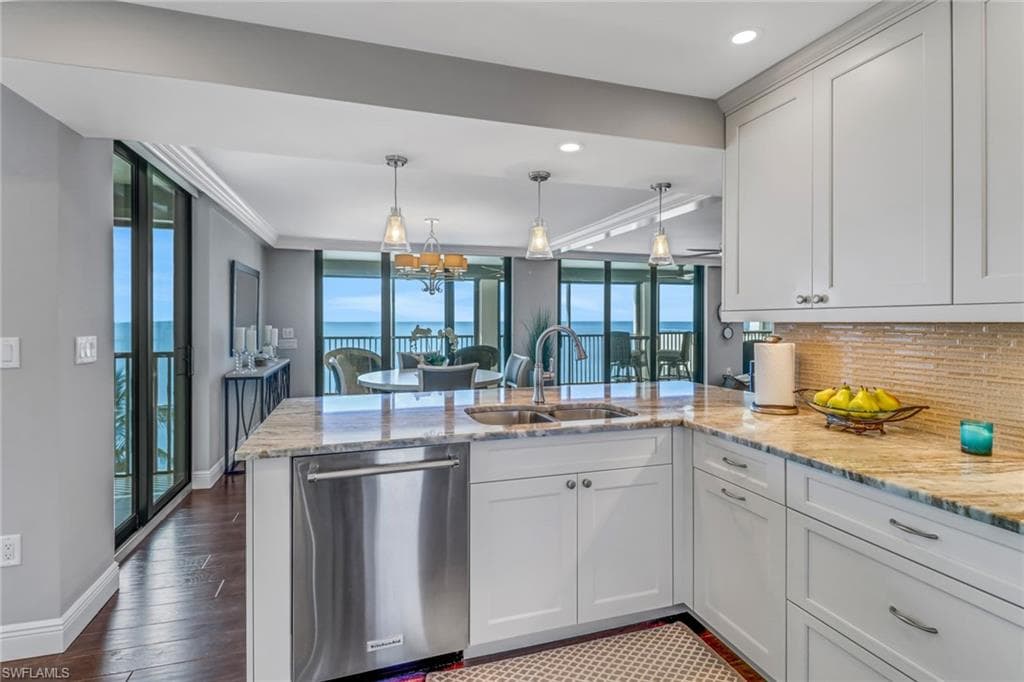 9715 Gulf Shore Dr 701, Naples, FL 34108-7