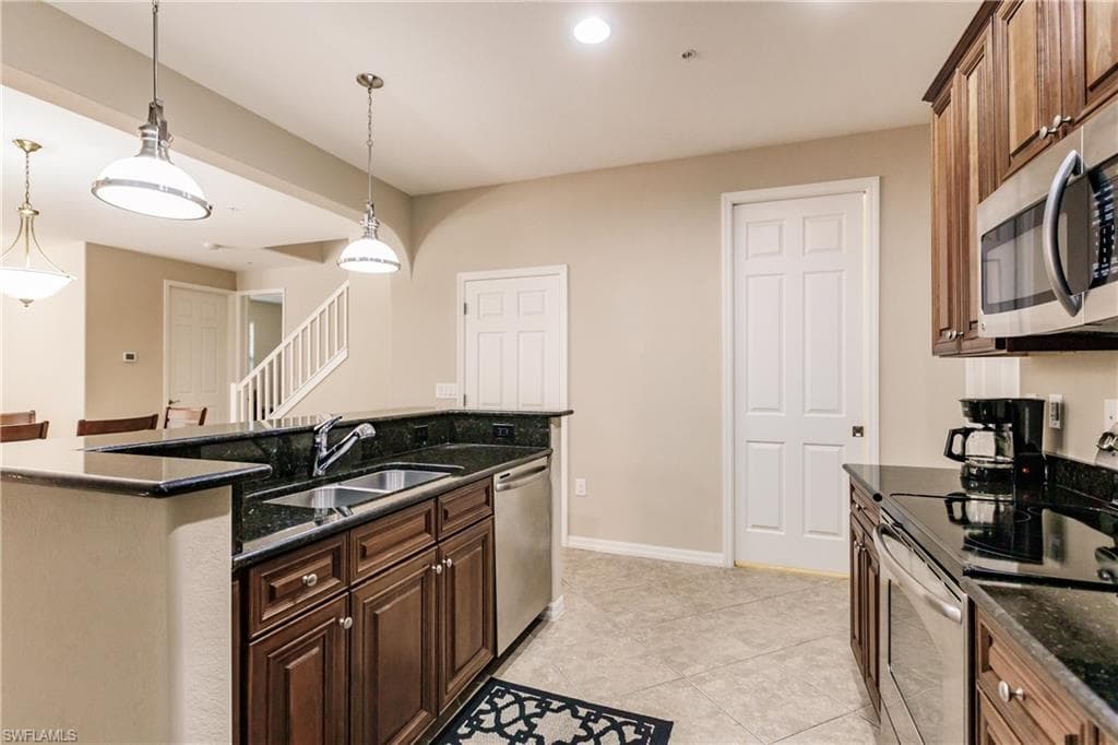 9028 Alturas St 3204, Naples, FL 34113-10