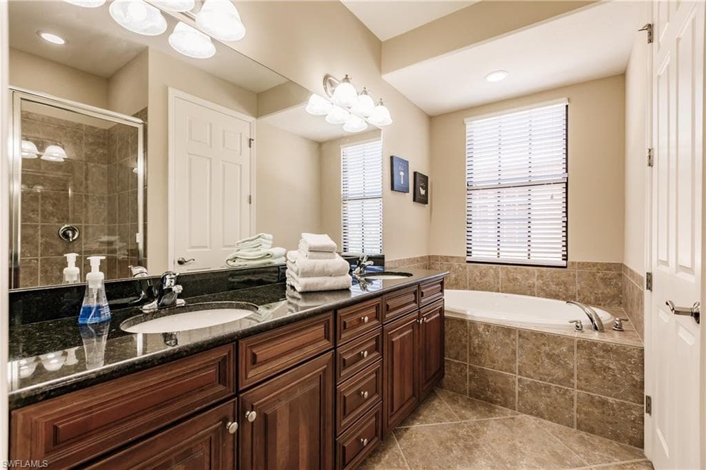 9028 Alturas St 3204, Naples, FL 34113-18