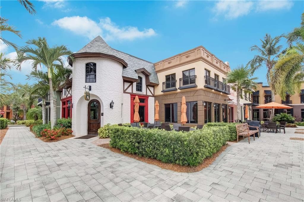 9028 Alturas St 3204, Naples, FL 34113-32