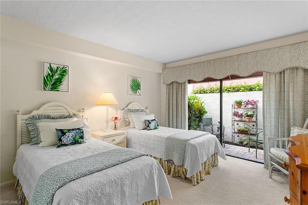 525 Serendipity Dr 525, Naples, FL 34108-10