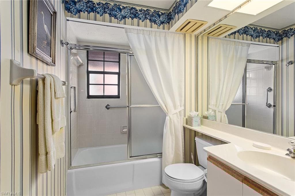 525 Serendipity Dr 525, Naples, FL 34108-11