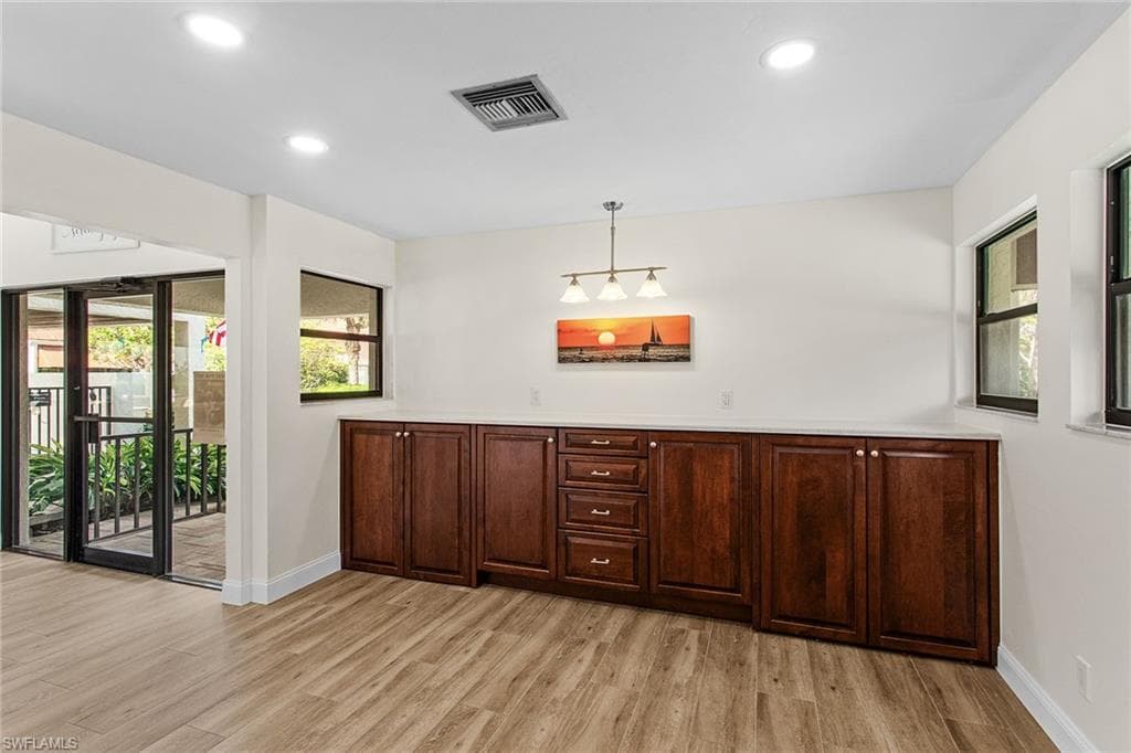 525 Serendipity Dr 525, Naples, FL 34108-18