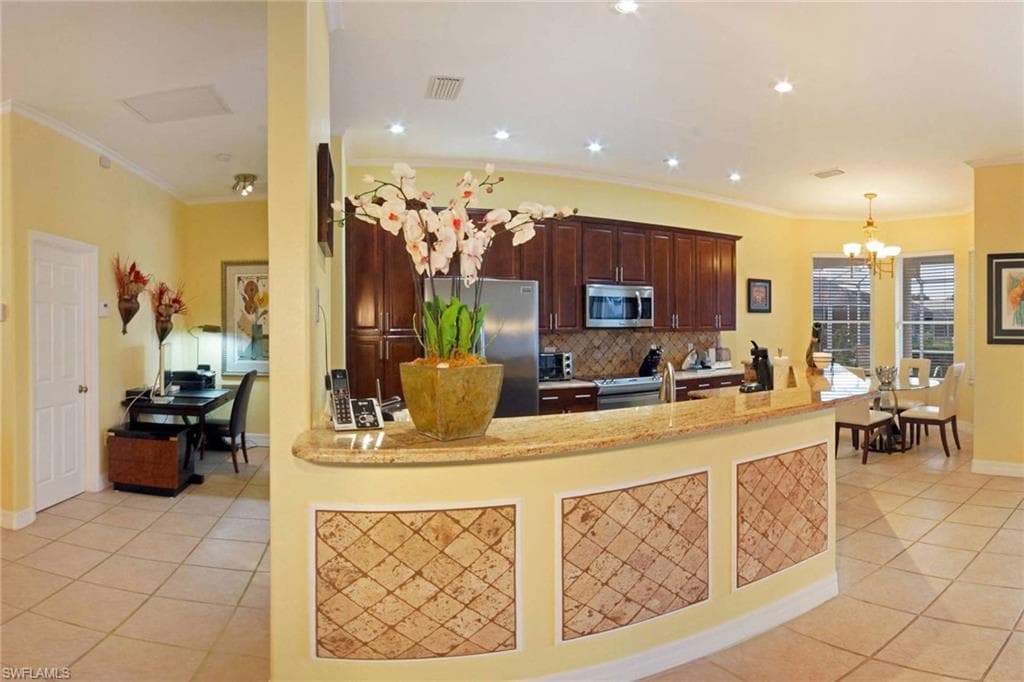3730 18th Pl, Cape Coral, FL 33904-38