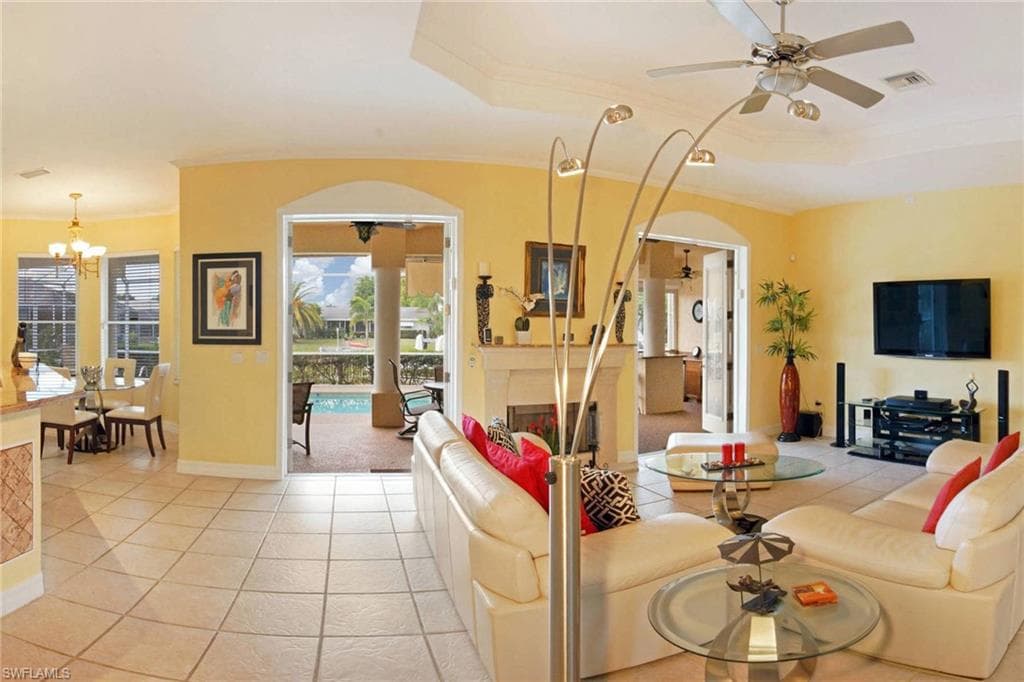 3730 18th Pl, Cape Coral, FL 33904-40