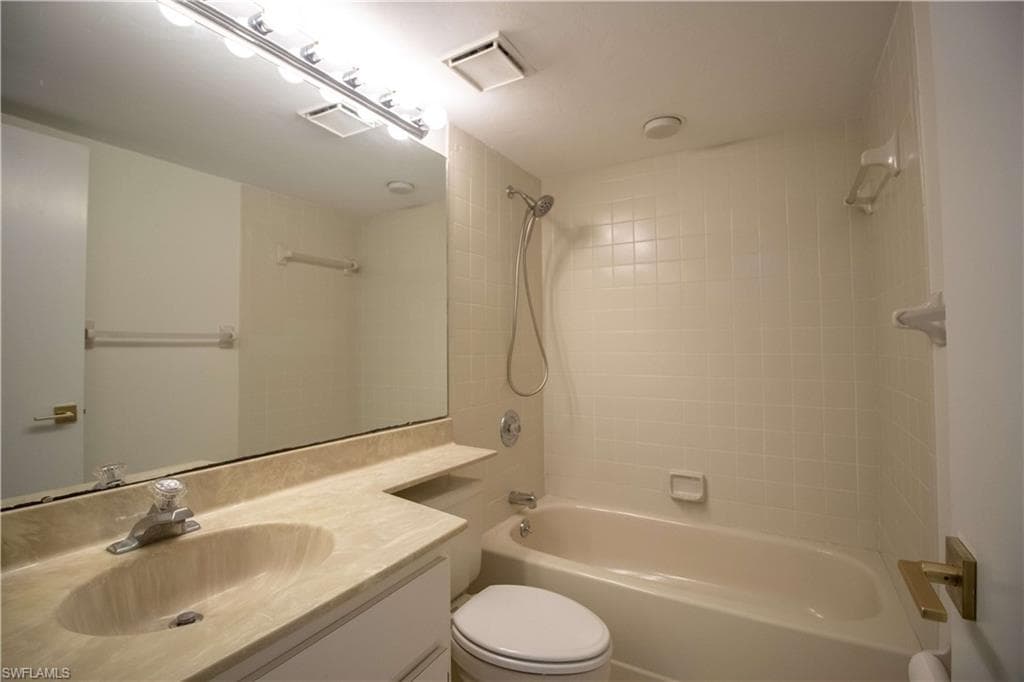 5585 Trailwinds Dr 314, Fort Myers, FL 33907-16