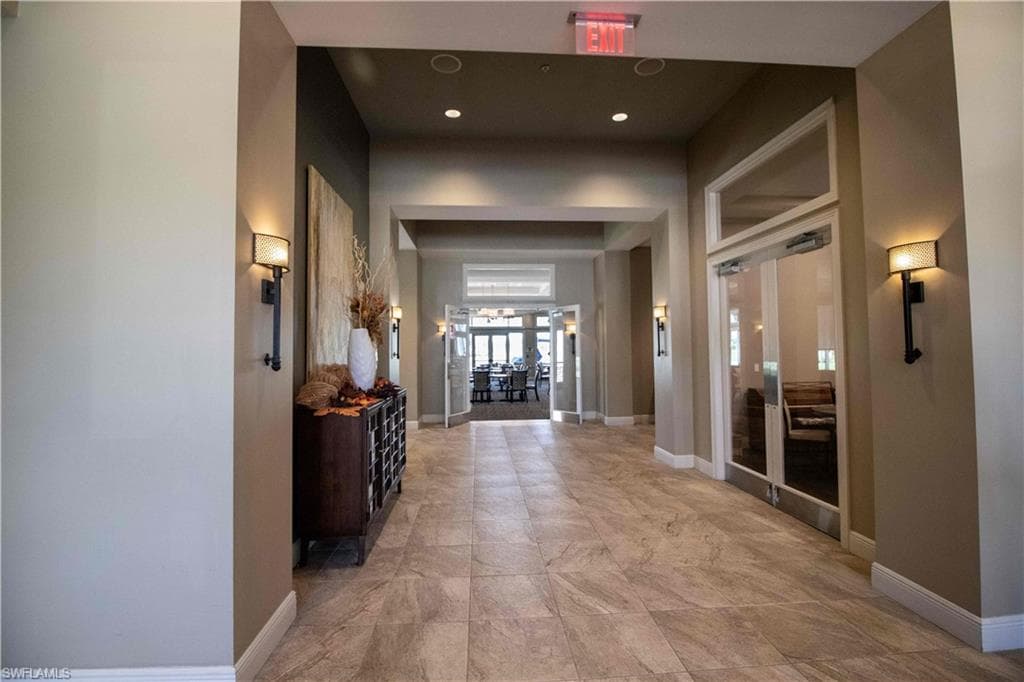 5585 Trailwinds Dr 314, Fort Myers, FL 33907-20