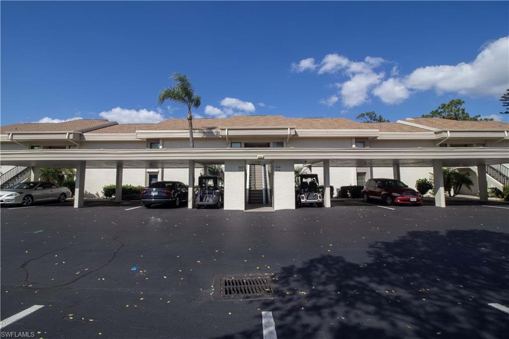 5585 Trailwinds Dr 314, Fort Myers, FL 33907-2