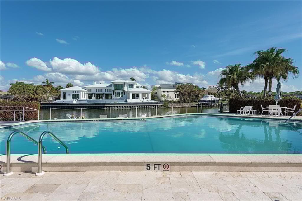 1568 Gulf Shore Blvd N 5, Naples, FL 34102-9