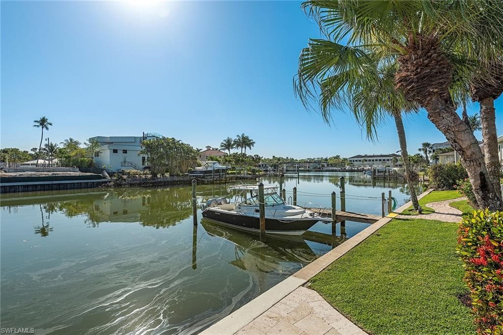 1568 Gulf Shore Blvd N 5, Naples, FL 34102-12