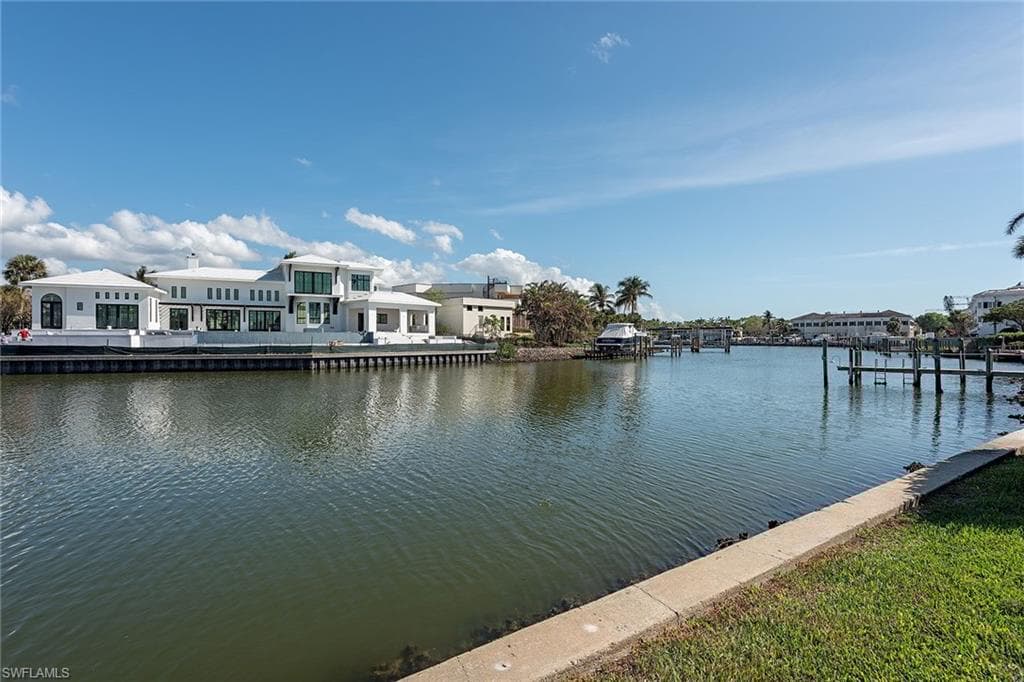 1568 Gulf Shore Blvd N 5, Naples, FL 34102-13