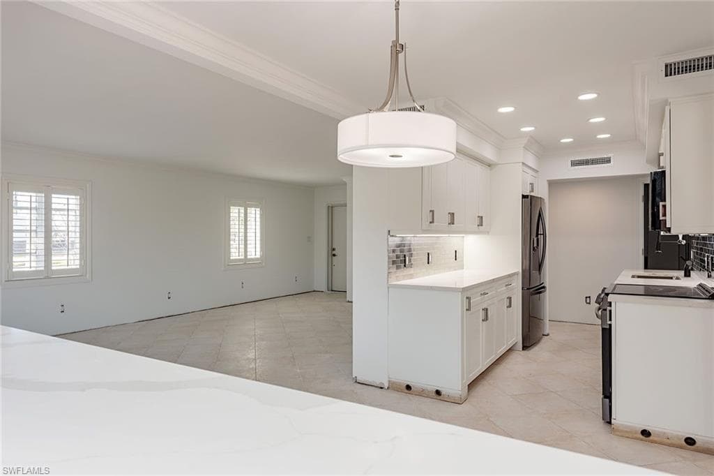 1568 Gulf Shore Blvd N 5, Naples, FL 34102-4