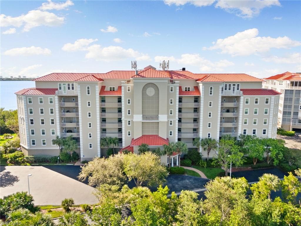 269 Vintage Bay Dr C-13, Marco Island, FL 34145-1